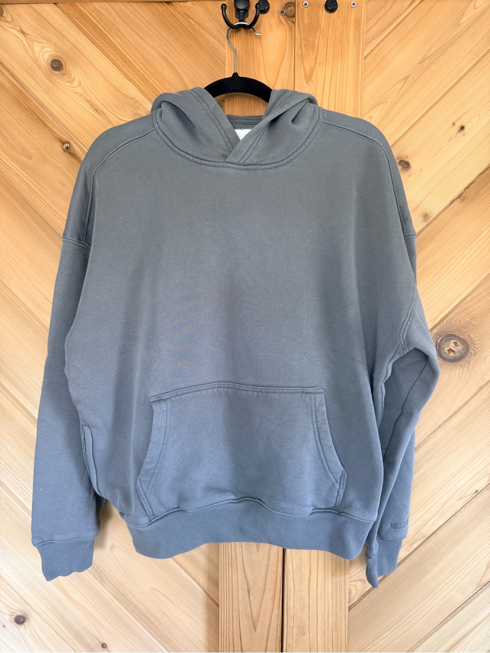 Hollister Men's Charcoal Gray Pullover Hoodie